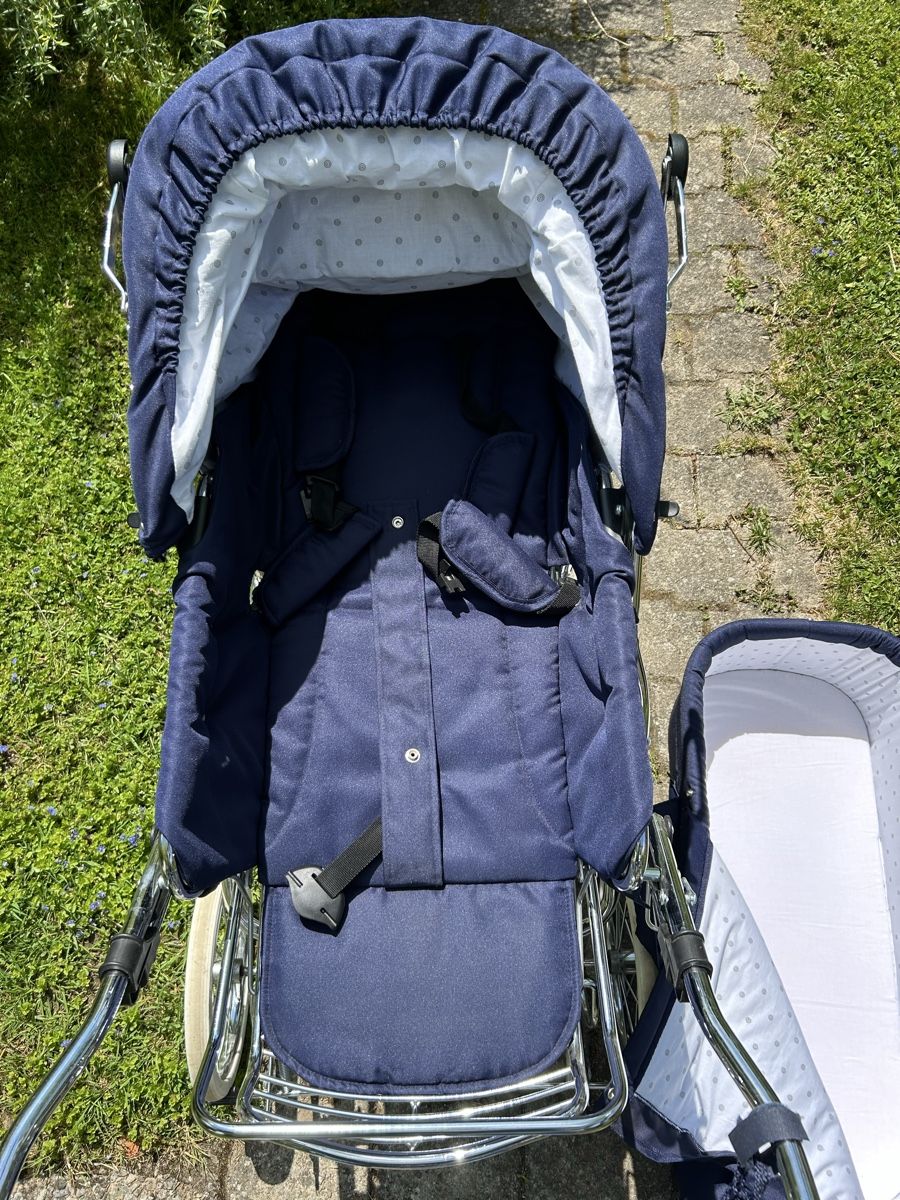 Eichhorn Kinderwagen retro blau (Gebraucht) in Langenthal fr CHF 100  nur  Abholung auf Ricardo kaufen