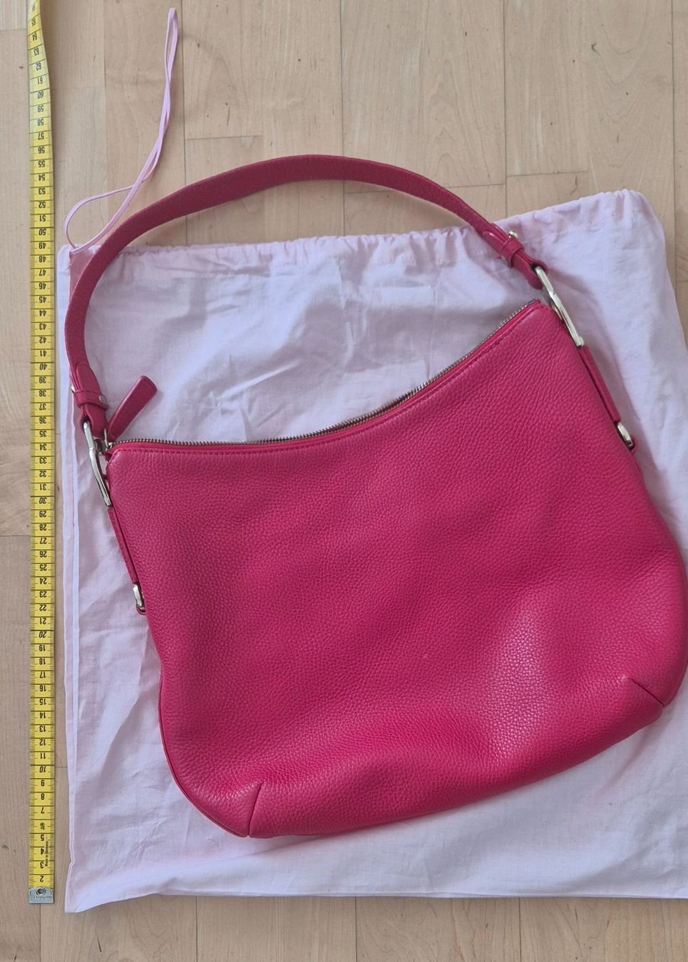 Aigner Taschen für Damen: TOP-ANGEBOT: Aigner-Tasche rot – Gebraucht aus Chur von lumerina 4