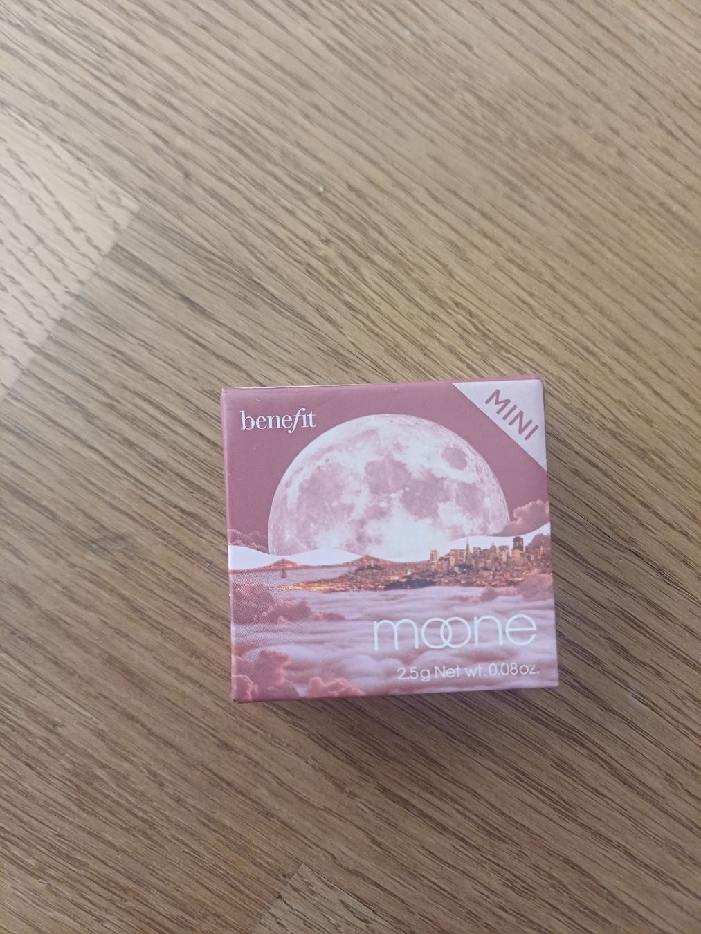Benefit Maquillage: Benefit Moone Rouge Mini – D'occasion à Biel-Benken BL par Collas1 1