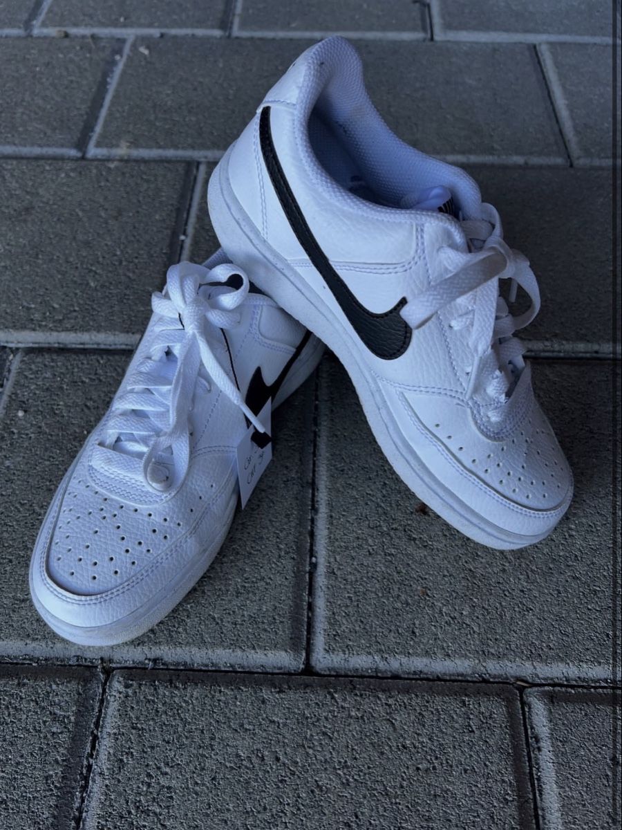 Nike Scarpe da donna: Nike Schuhe, weiss, Gr. 36.5, NEU – Nuovo e nell'imballaggio originale da Obersaxen venduto da jen_6dnw