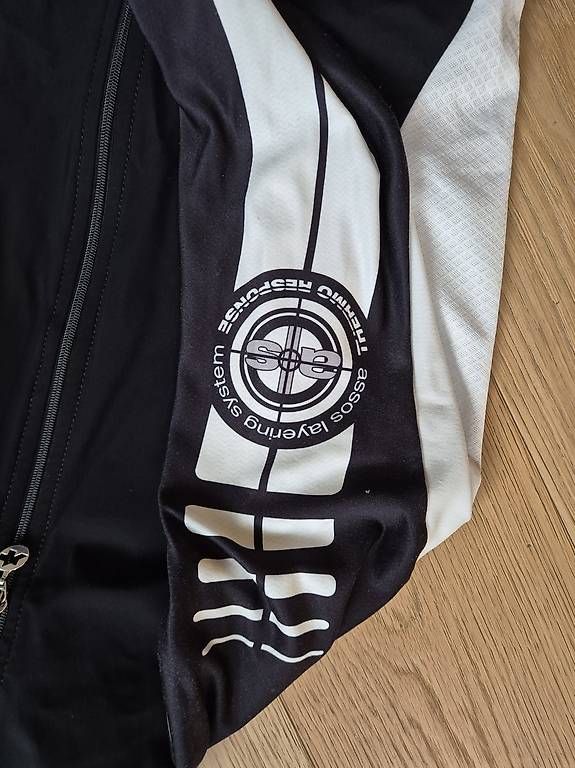 Giacche: ASSOS Spring/ Fall Jacket s/w Gr.38 – Usato da Buchrain venduto da chrigebrunner 3