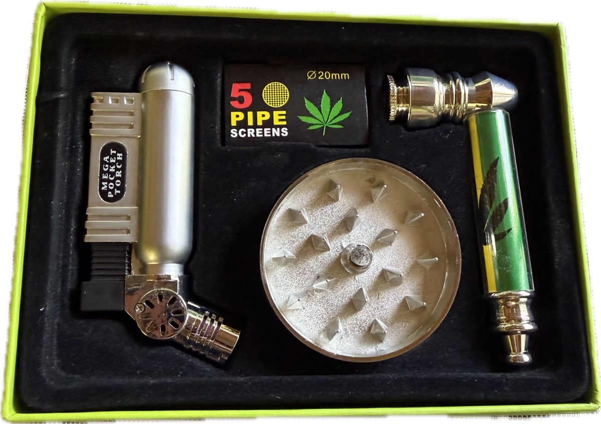 Tabakpfeifen & Zubehör: Neues Weed-Set mit Grinder, ***Feuerzeug*** u.v.m. – Neu (gemäss Beschreibung) aus Unterkulm von Onefrog 1