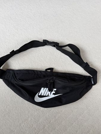 Gürteltasche Nike, schwarz