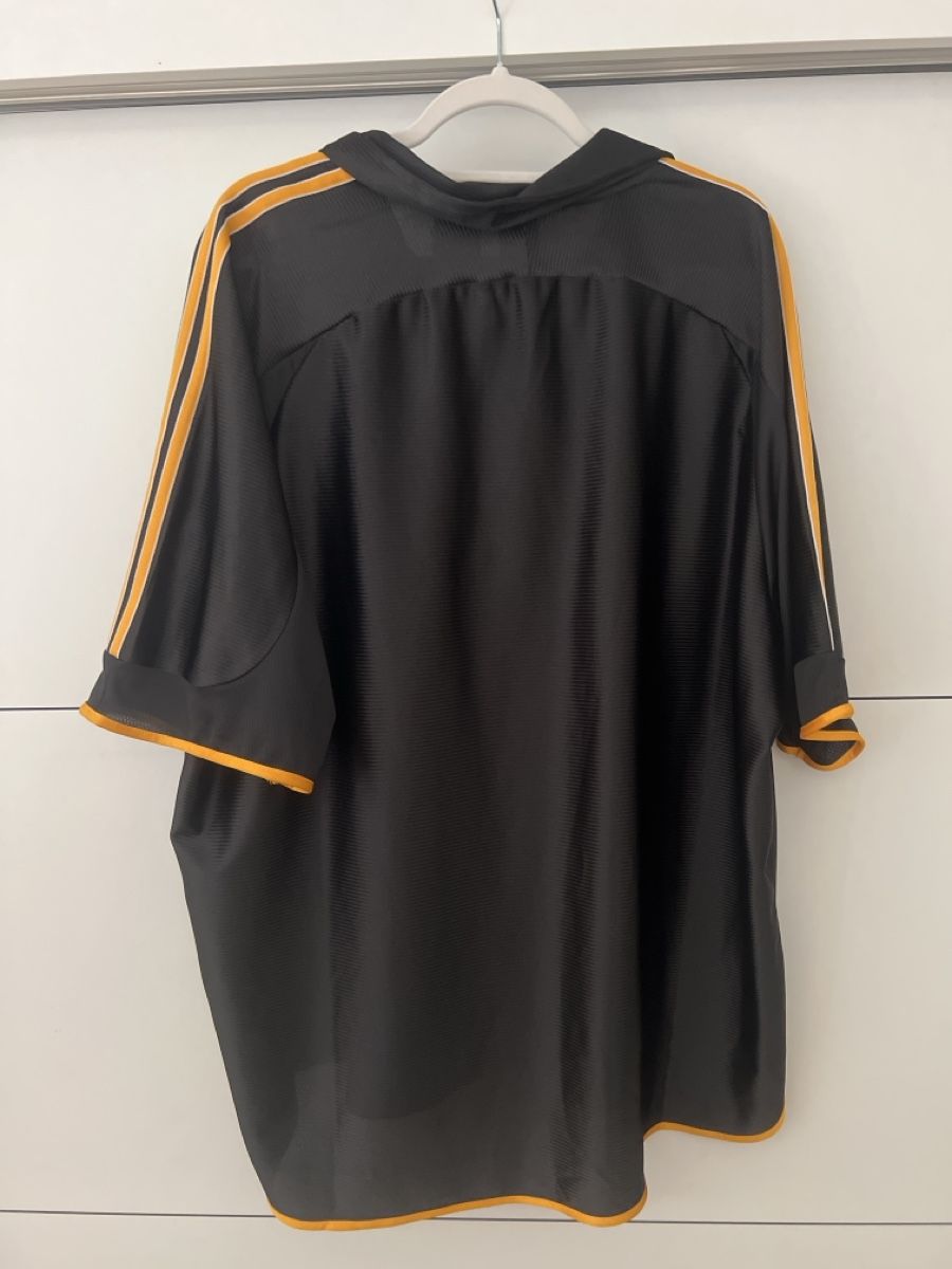 Adidas Leibchen & Hosen: Original Real Madrid Retro Trikot – Neu und originalverpackt aus Beinwil am See von justin.. 2