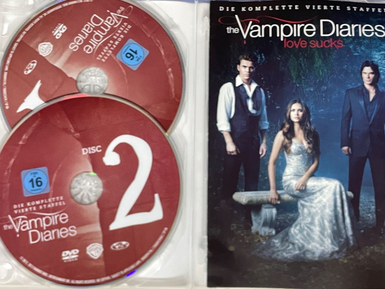 Tutti i DVDs: The Vampire Diaries 4 – Usato da Muri b. Bern venduto da AdidasCollector 1