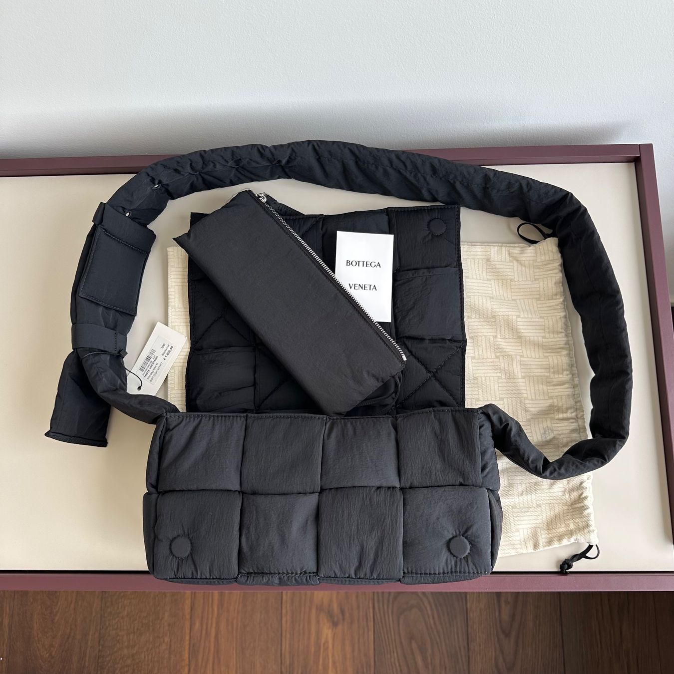 Bottega Veneta Borse: Bottega Veneta Padded Tech Cassette Bag – Nuovo e nell'imballaggio originale da Basel venduto da daniel_daiu 6