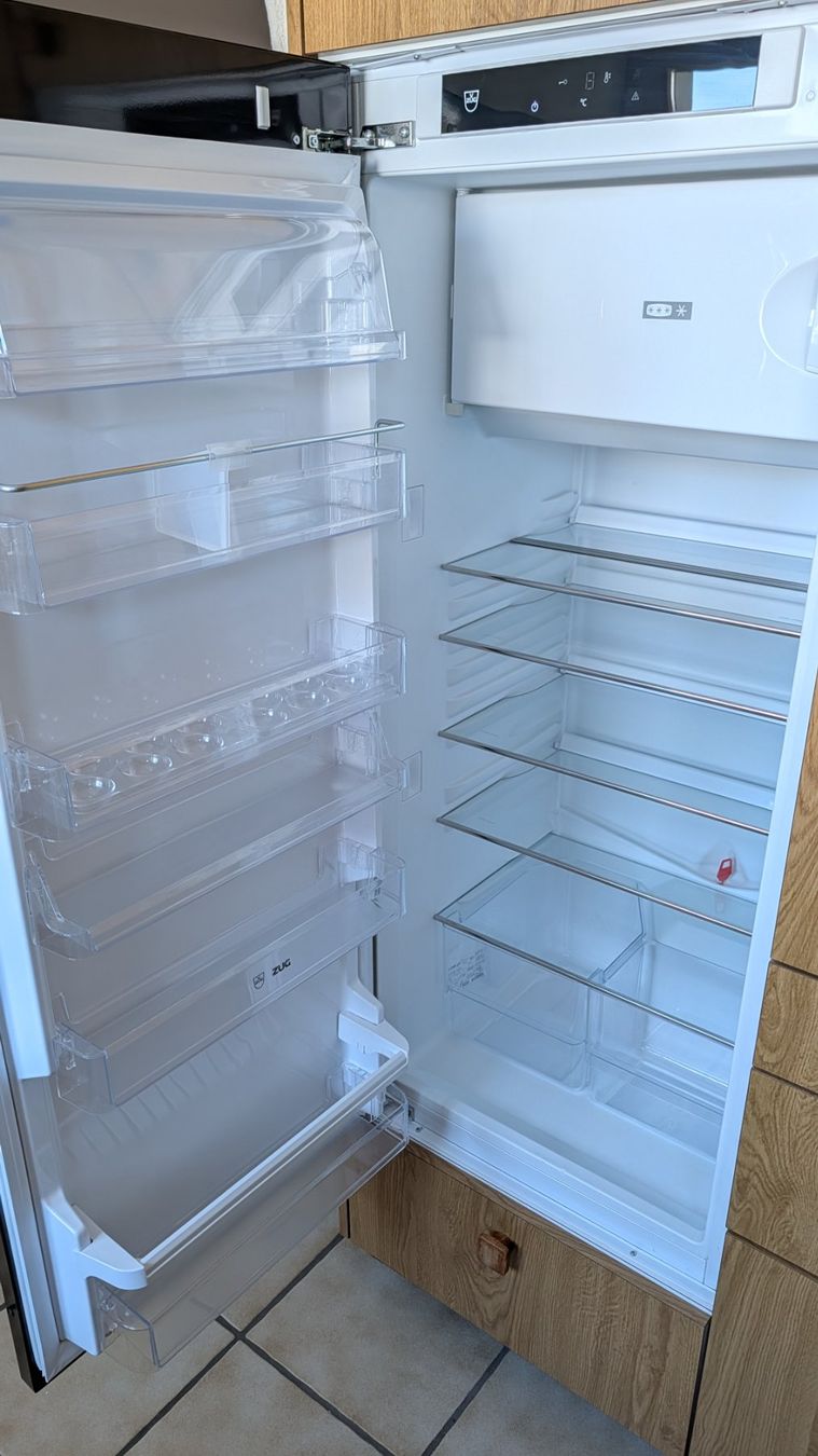 V-Zug Frigoriferi: Kühlschrank V-Zug – Usato da Wohlen AG venduto da Surus1 1