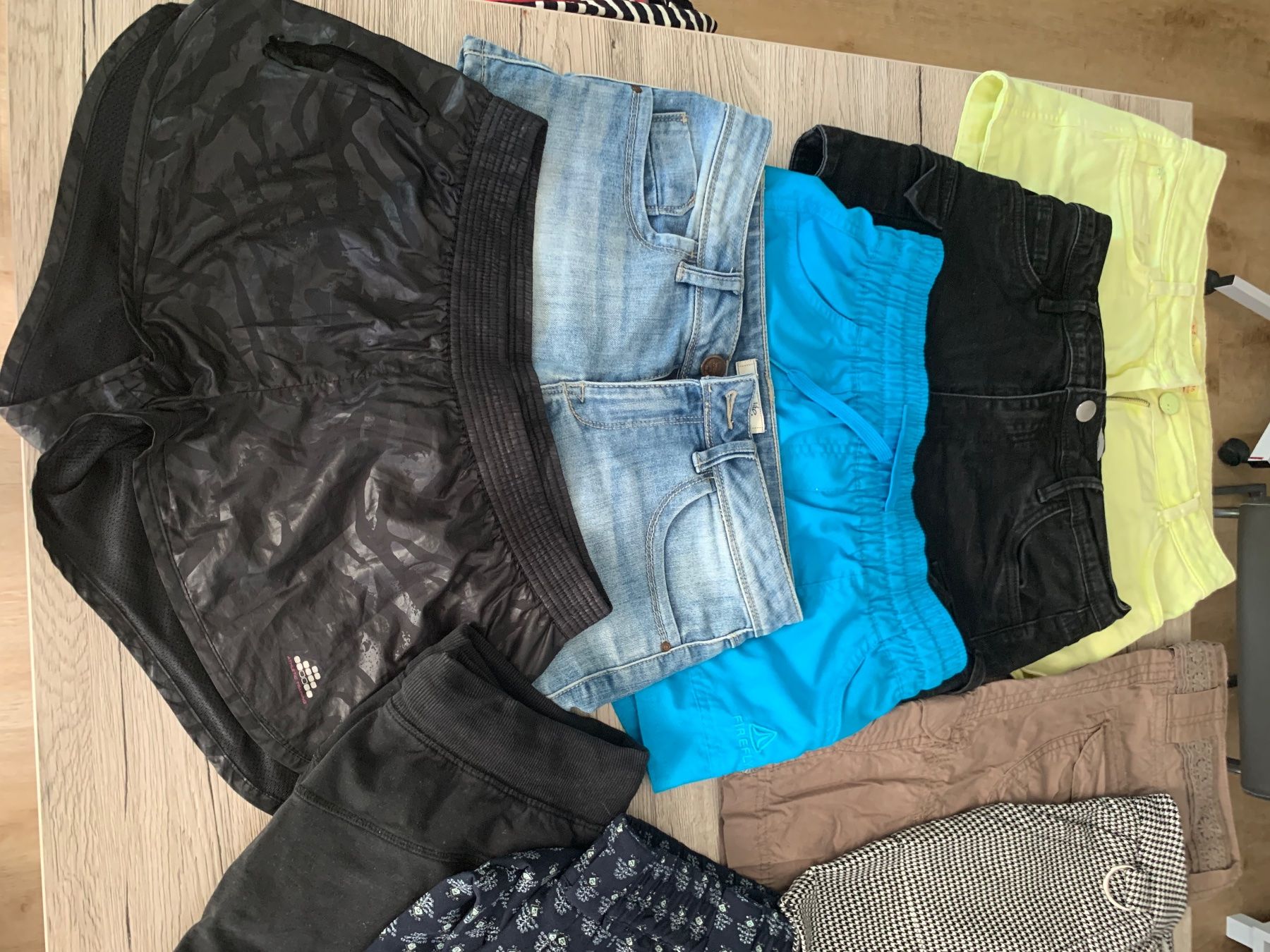 Lotti di vestiti: Markenkleider, Kleiderpaket Gr.M – Usato da Niederhasli venduto da Nati134 3