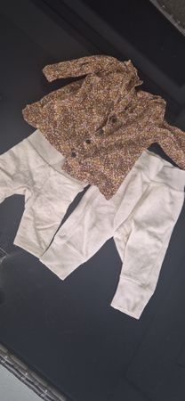 Bluse mit Blumenmuster und Hose, Grösse 50 Top Zustand!