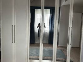 Kleiderschrank