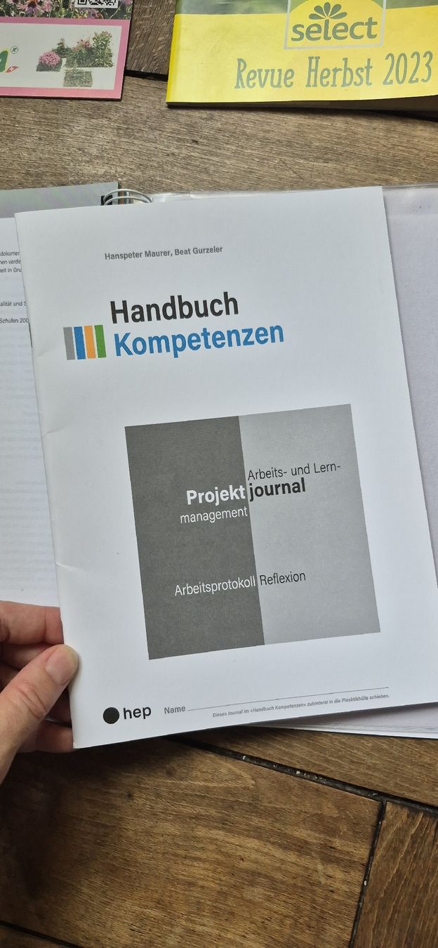 Livres: Handbuch Kompetenzen – D'occasion à Luzern par 365mal 2