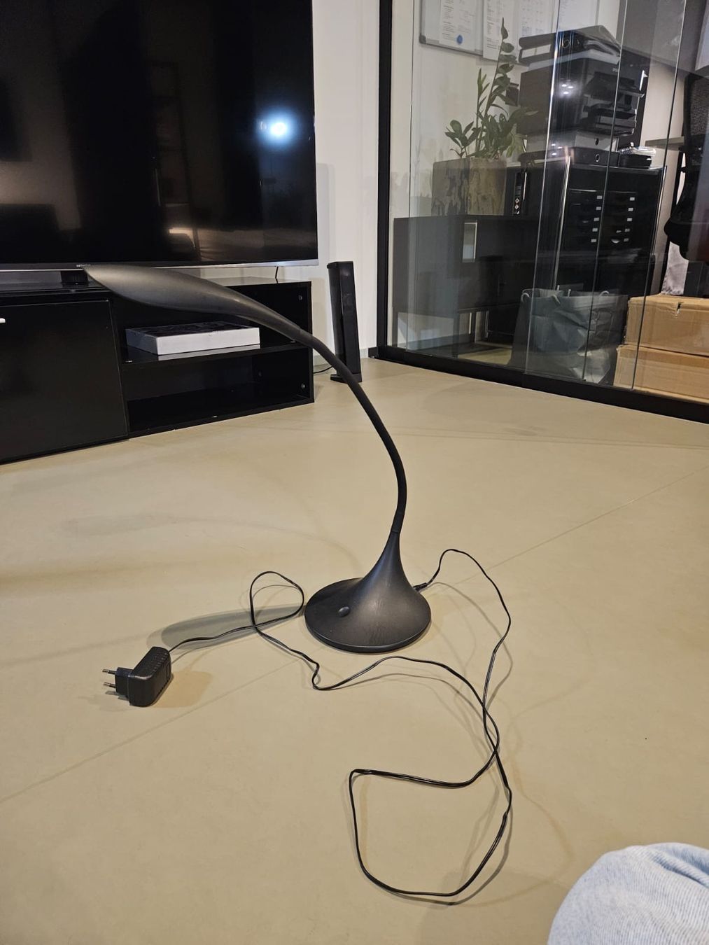Lampade: Tischlampe LED modern schwarz flexibel mit Netzteil gebra... – Usato da Dübendorf venduto da RaulWies 2
