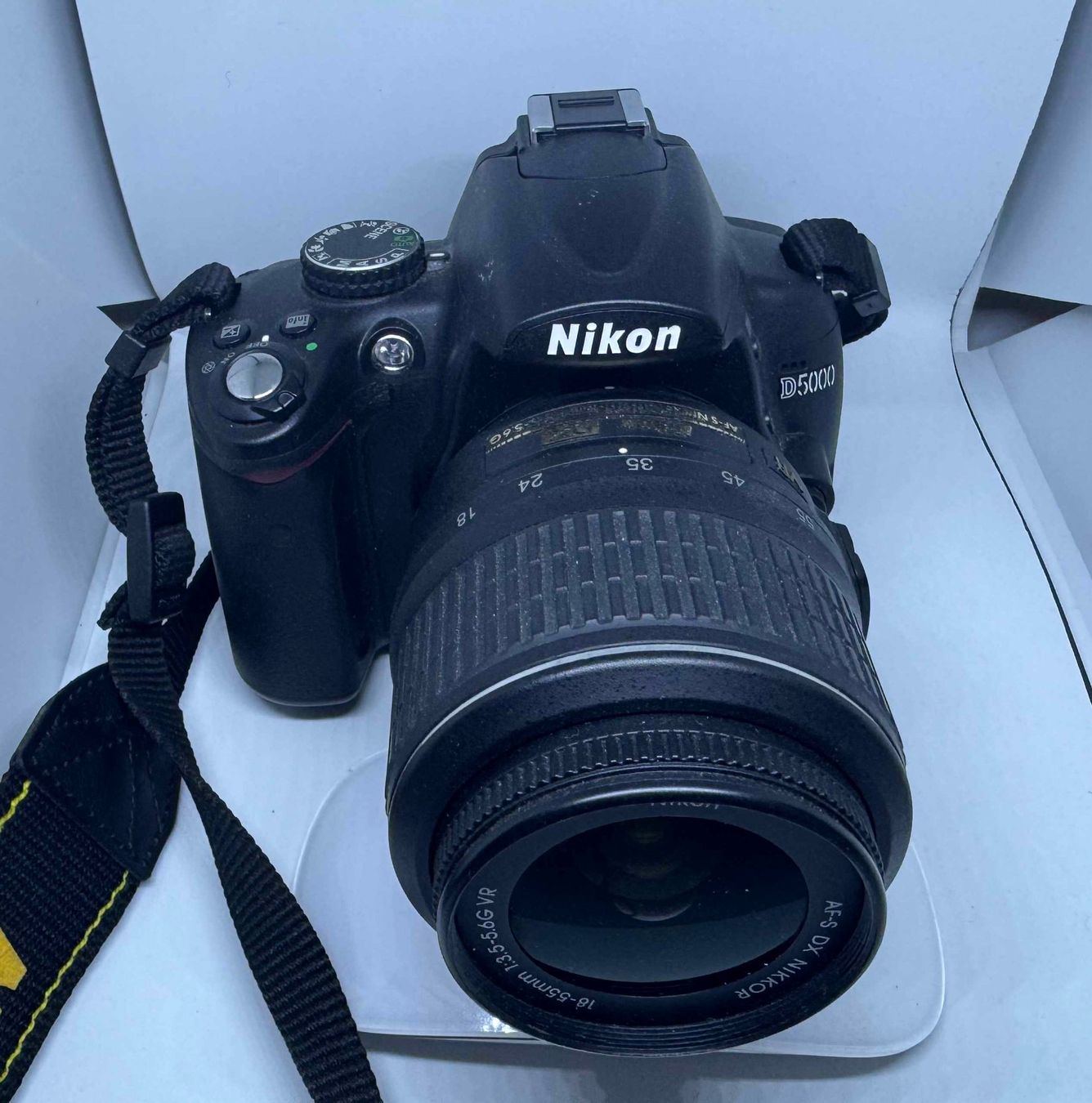 Nikon Appareil photo: Kamera Nikon D5000 Objektiven wenig gebraucht – D'occasion à Seltisberg par Selti