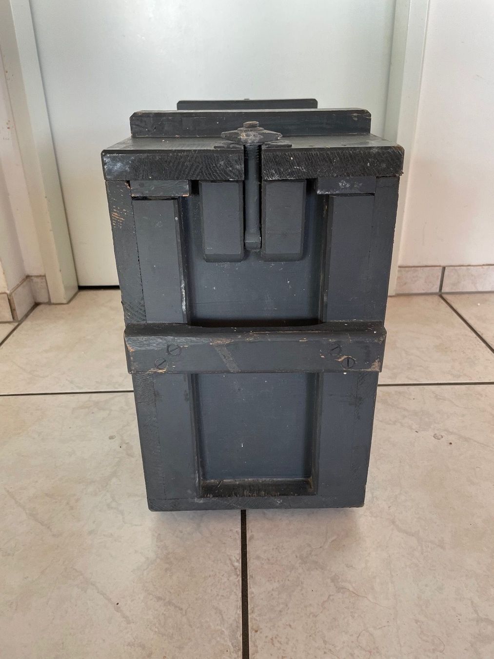 Kassen: Ancienne Caisse Militaire – Gebraucht aus Vallamand von Bricbracbroc82 2