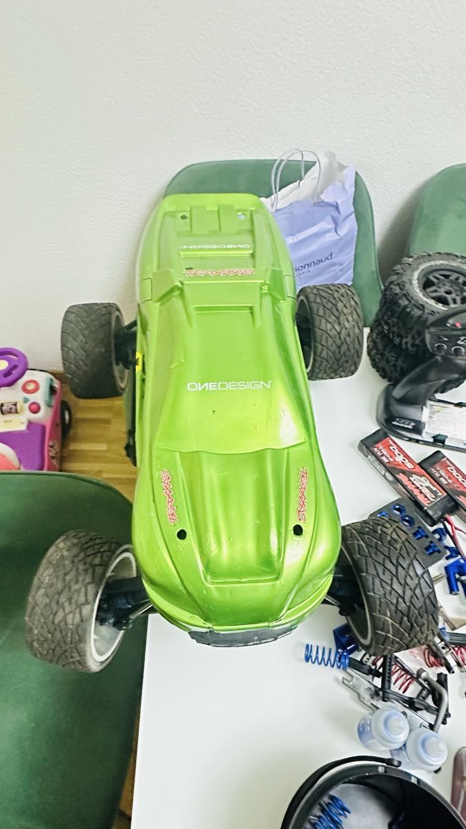 Traxxas RC Kits de montage: Traxxas 1/7 Moster 62 cm 80 km – Défectueux à Nebikon par sal_pvk8 7