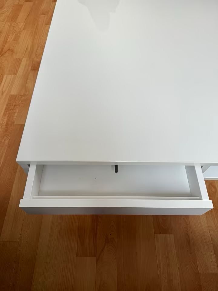 Tische: Salontish – Gebraucht aus Oberägeri von MW.1986 1