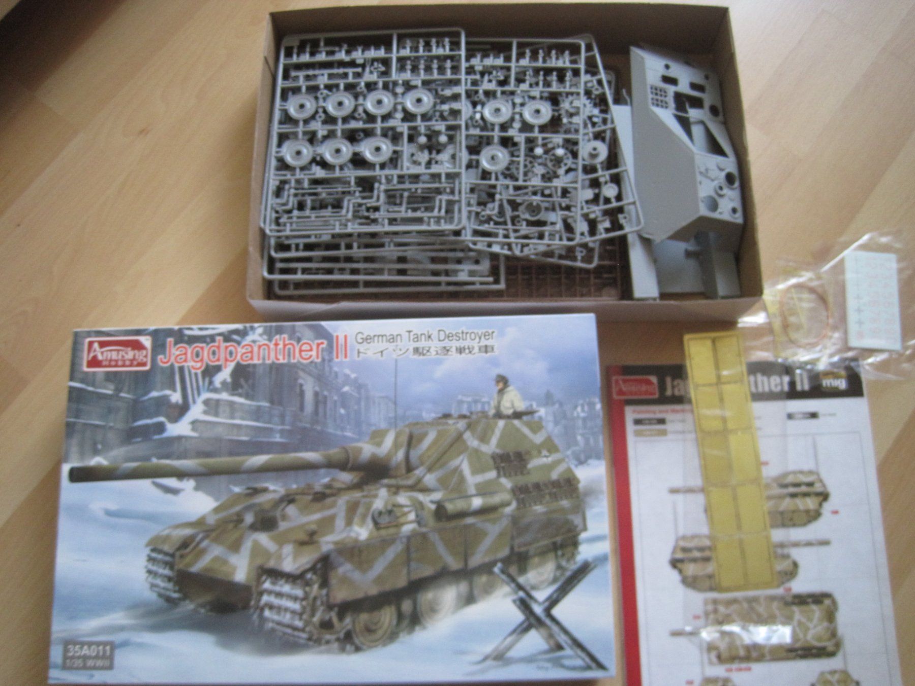 Kit di modellismo & Modellini statici: Jagdpanther German Tank Destroyer ll Amusing Hobby  1:35 – Usato da Gossau SG venduto da Noryflory 1