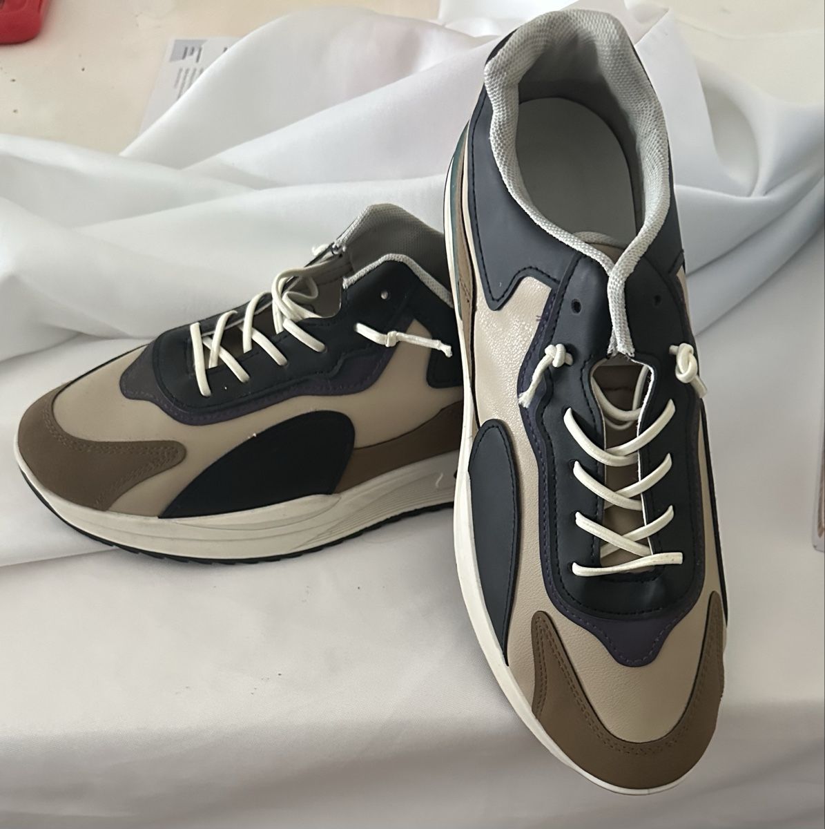 Scarpe da uomo: Neue Schuhe Grösse 44 – Nuovo (secondo la descrizione) da Uznach venduto da Anita1000