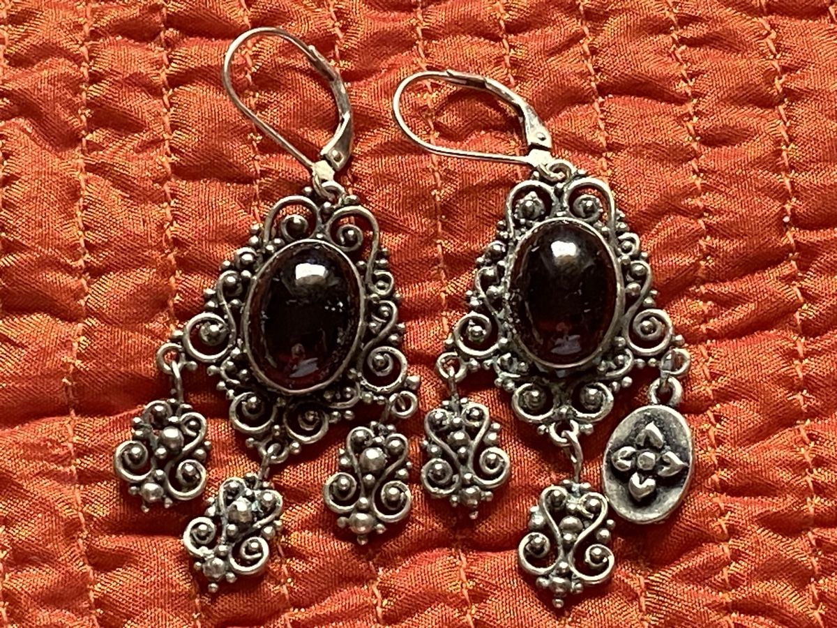 Orecchini pendenti & Orecchini a lobo: Boucles d’oreilles pendantes – Usato da Clarens venduto da OptitesJoliesChoses