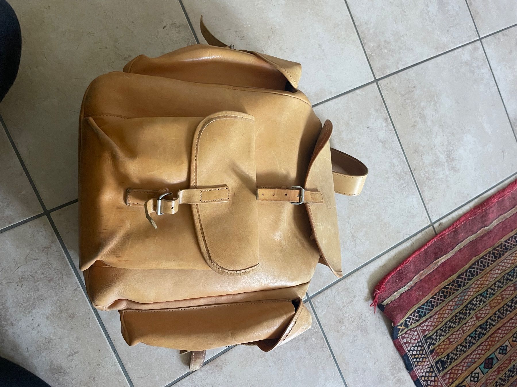 Zaini: Vintage Retro Leder Rucksack – Usato da Duggingen venduto da lucidlu 1