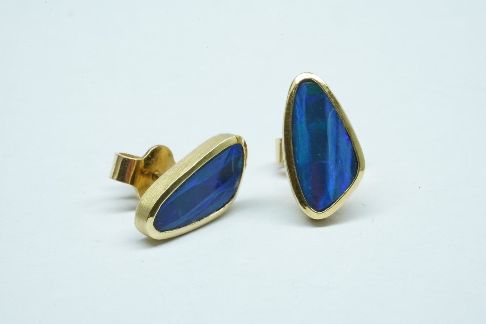 Orecchini pendenti & Orecchini a lobo: Ohrstecker 18k Gelbgold mit Opal – Usato da Bülach venduto da Re-Jewelled 1