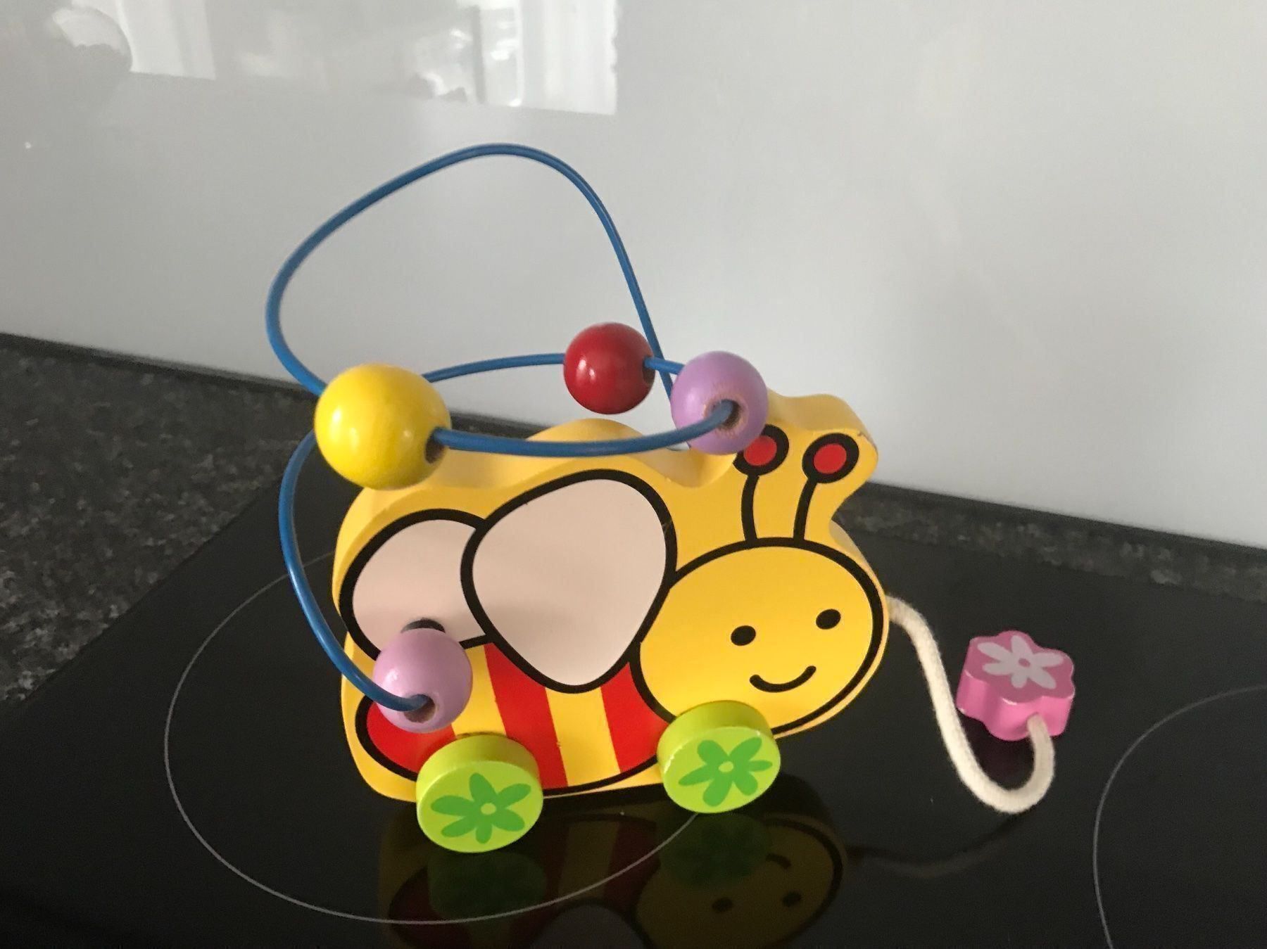 Spielzeuge: Holzbiene mit Rädern – Gebraucht aus Brugg AG von Honeybee6 2