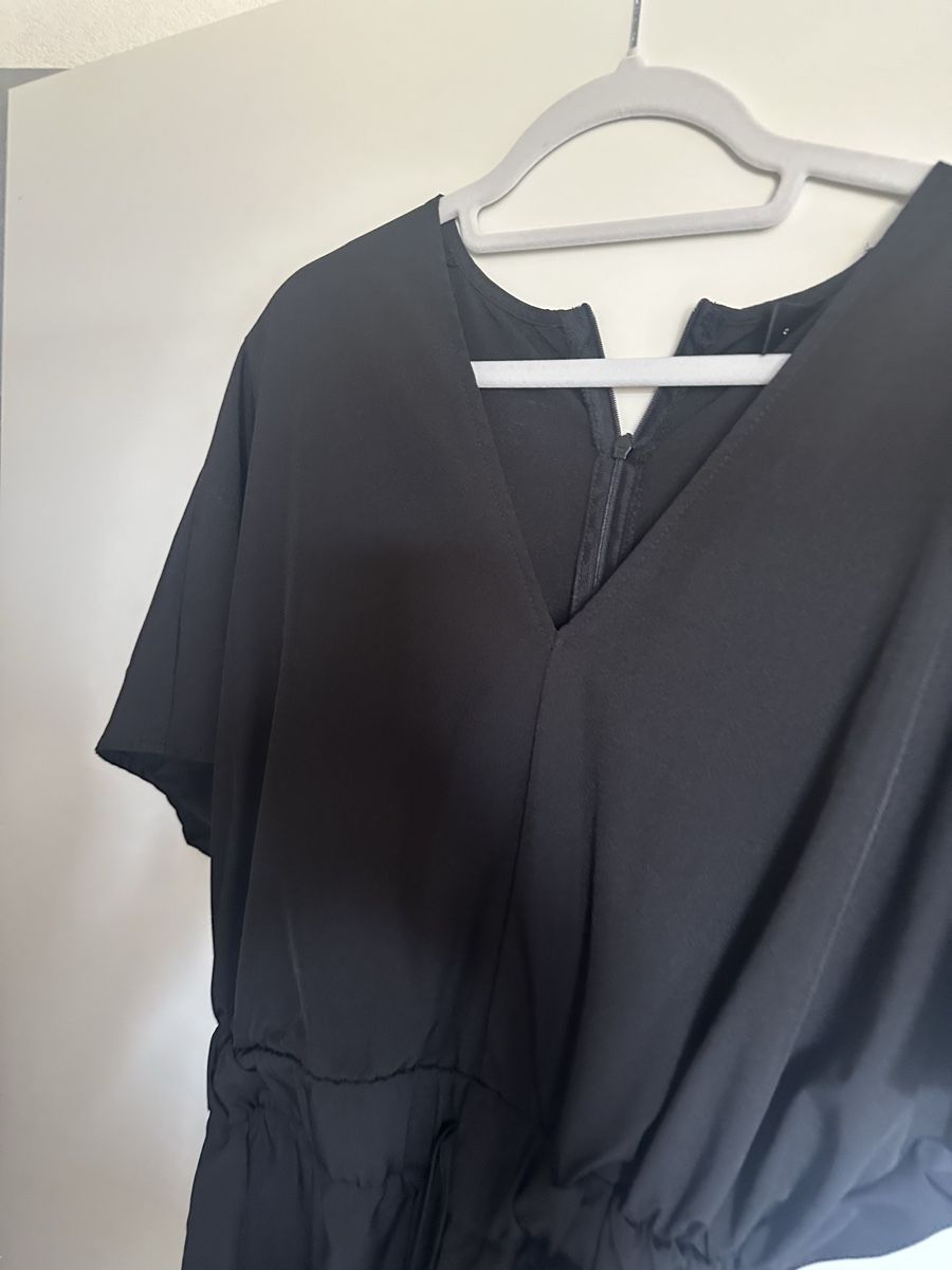 Jumpsuits: Schwarzer Jumpsuit mit Gummizug in der Taille Grösse M – Gebraucht aus Reinach BL von Alles_muss_weg00 3