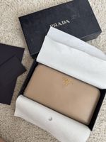 Prada Portemonnaie, beige, Leder mit Box