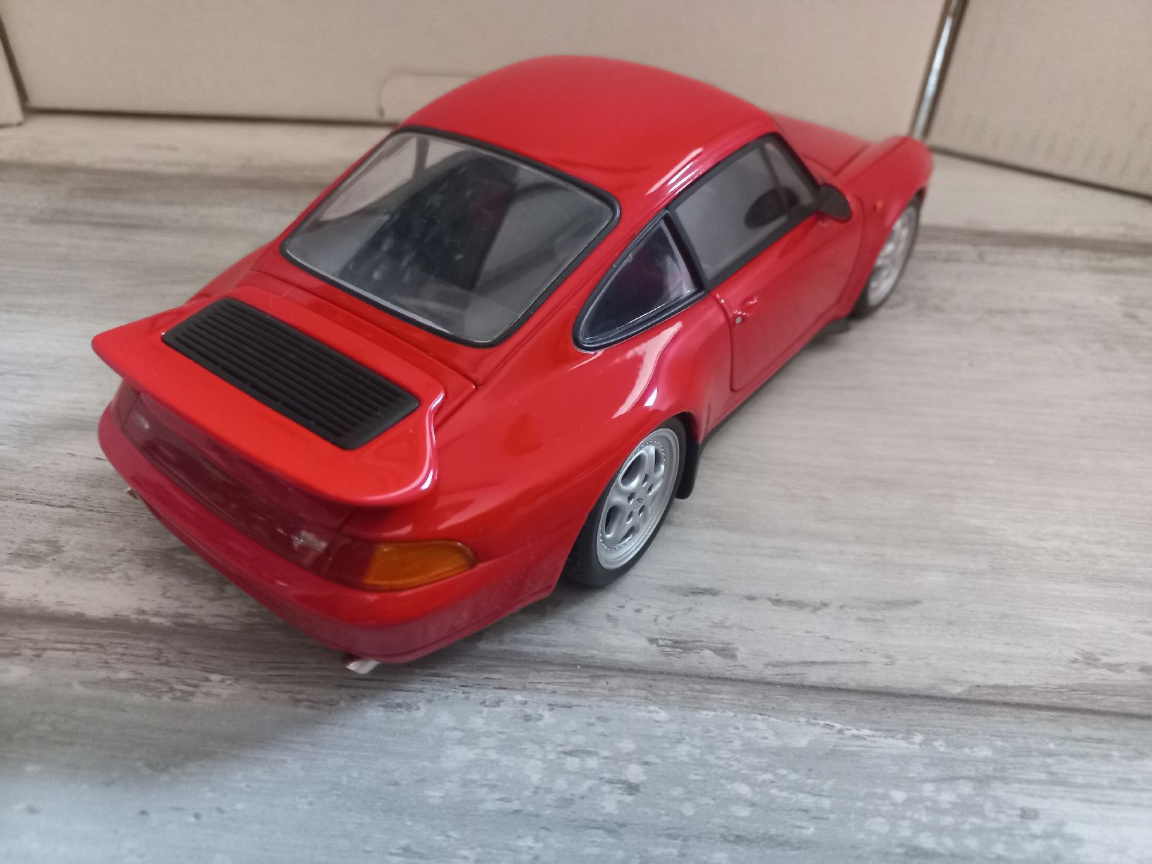 Porsche Voitures modèles: Porsche 911 993 RS 1/18 UT Models – D'occasion à Attalens par remy_s00 3
