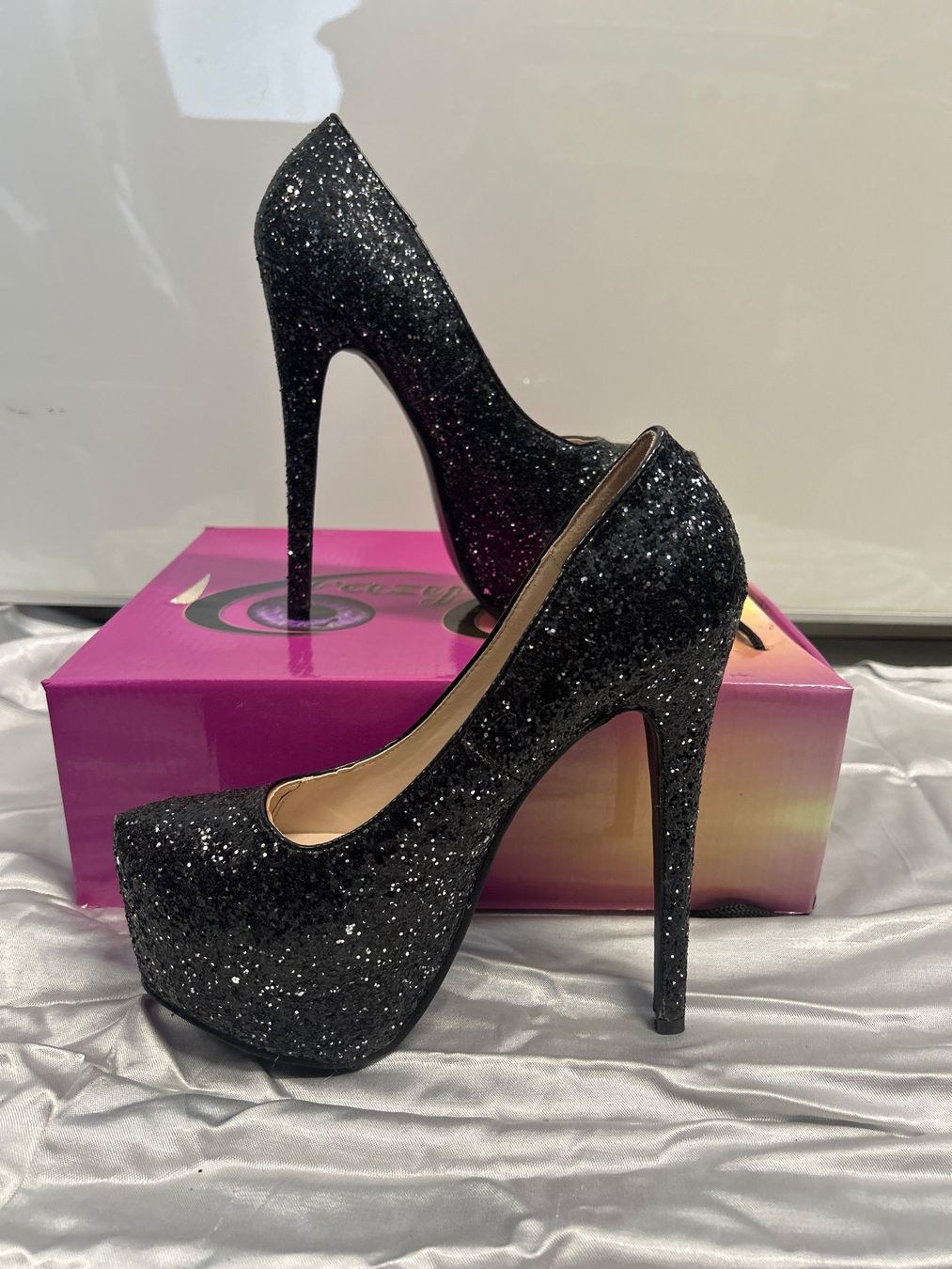 Scarpe da donna: Plateau Pumps Gr 38 Neu – Nuovo e nell'imballaggio originale da Regensdorf venduto da Spyke55