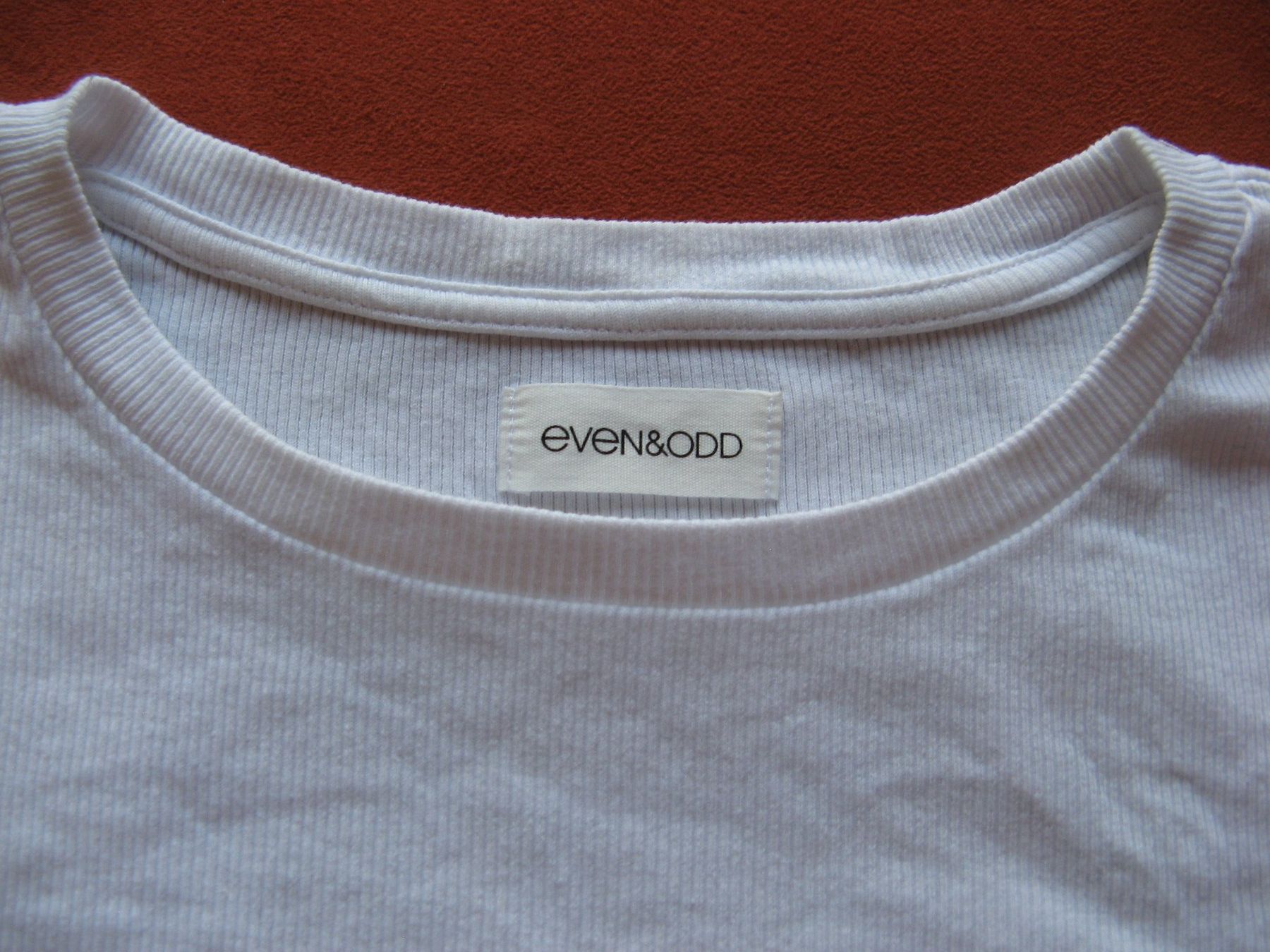 Top: kurzes, weisses Shirt even&odd Gr. M – Usato da Zürich venduto da apil 1