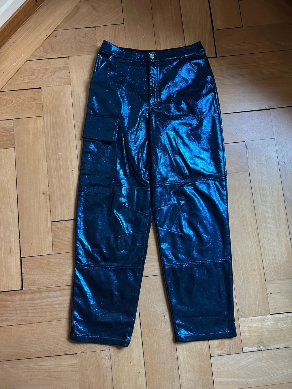 Asos Hosen: ASOS - Cargohose blau glitzernd 38 – Gebraucht aus Zürich von Diazaio