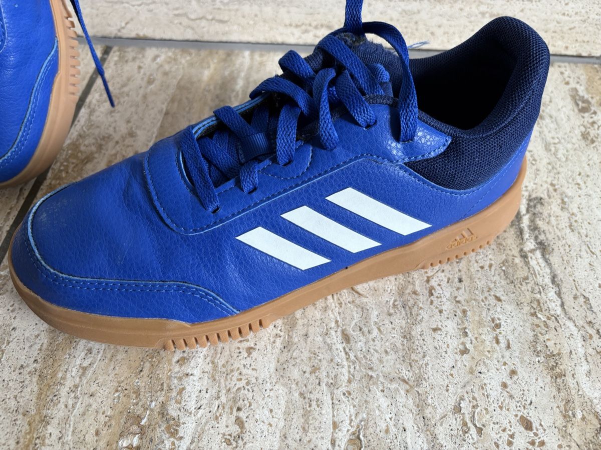 Adidas Scarpe per ragazzi: Adidas Hallenturnschuh Gr.40 – Usato da Nürensdorf venduto da Yellowstone09 2