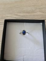 Silberring mit weissen und blauem Zirkonia