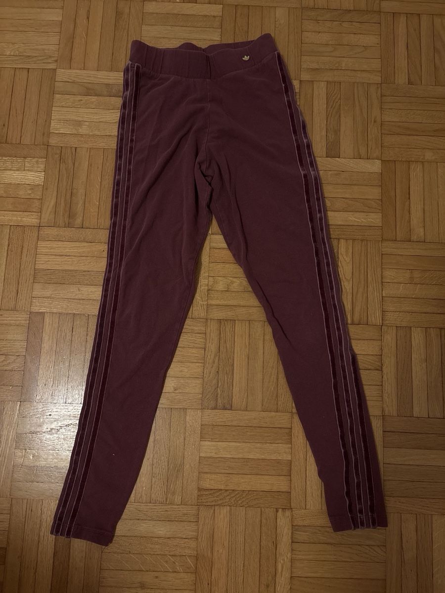 Adidas Leggings: Legging Adidas bordeaux – Nuovo (secondo la descrizione) da Ecublens VD venduto da Alan2026