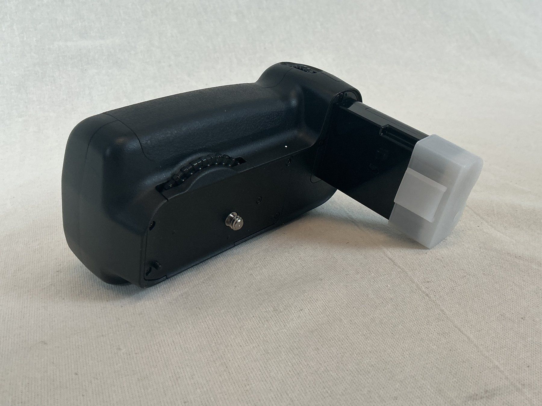 Nikon Accus: NIKON MB-D80 Multi Power Batterie – D'occasion à Richterswil par Restwert_Richterswil 2