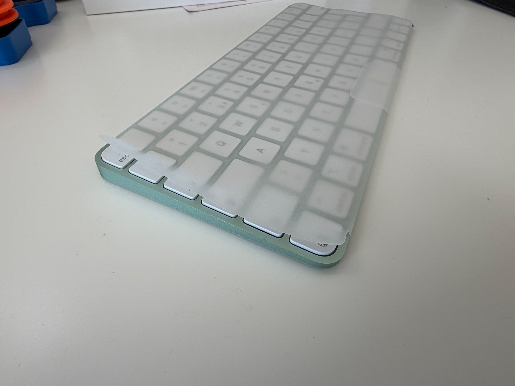 Apple Tastaturen: Apple Magic Keyboard CH-Layout in Grün (USB-C) – Neu und originalverpackt aus Lupfig von kdeana 2
