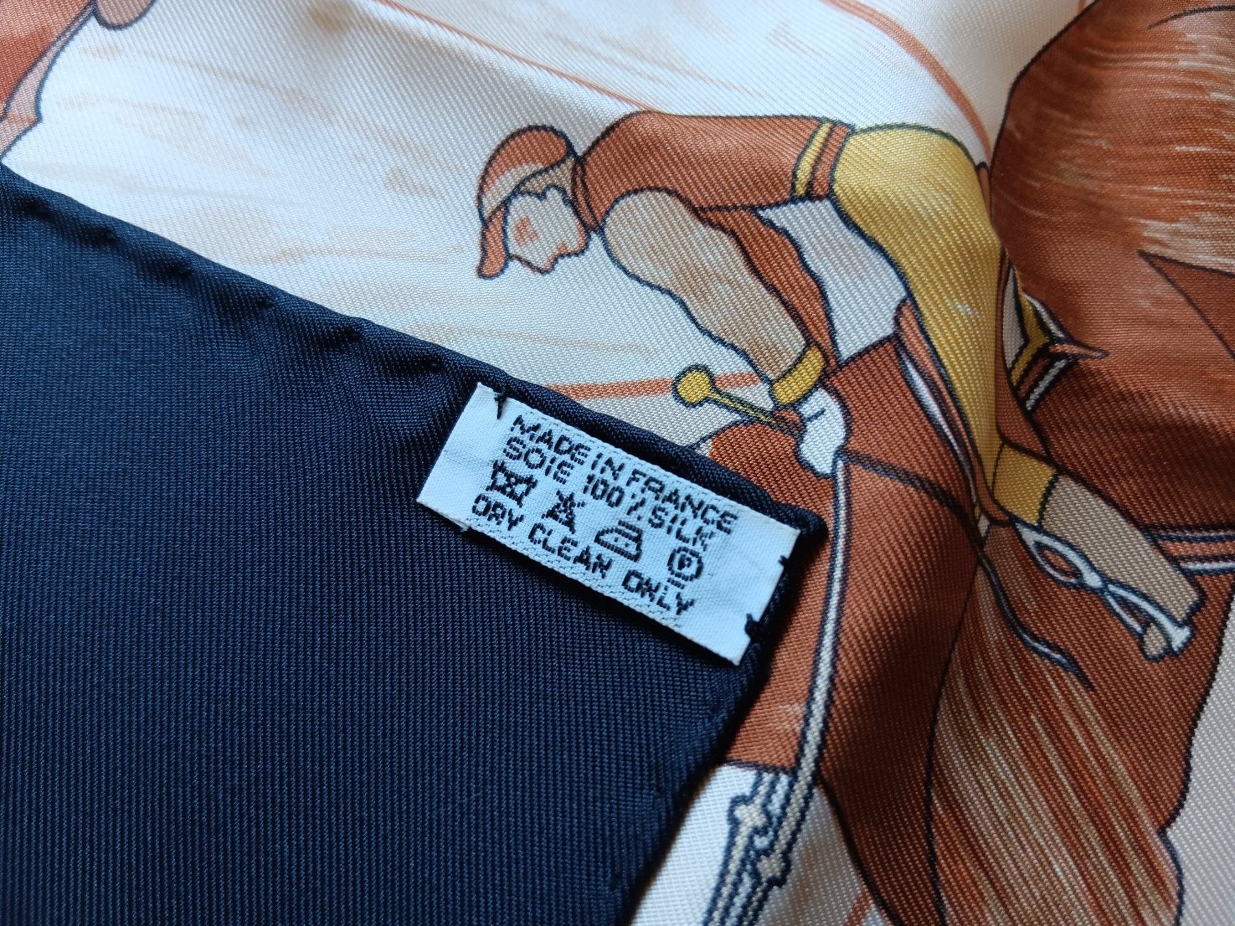 Hermès Foulard & Sciarpe: HERMES "COPEAUX" CARRE 90 CM – Usato da Cossonay-Ville venduto da Les_1001_perles 9