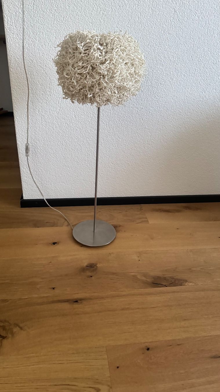 Lampade: Design-Tischleuchte mit LED – Usato da Lohn-Ammannsegg venduto da nw74