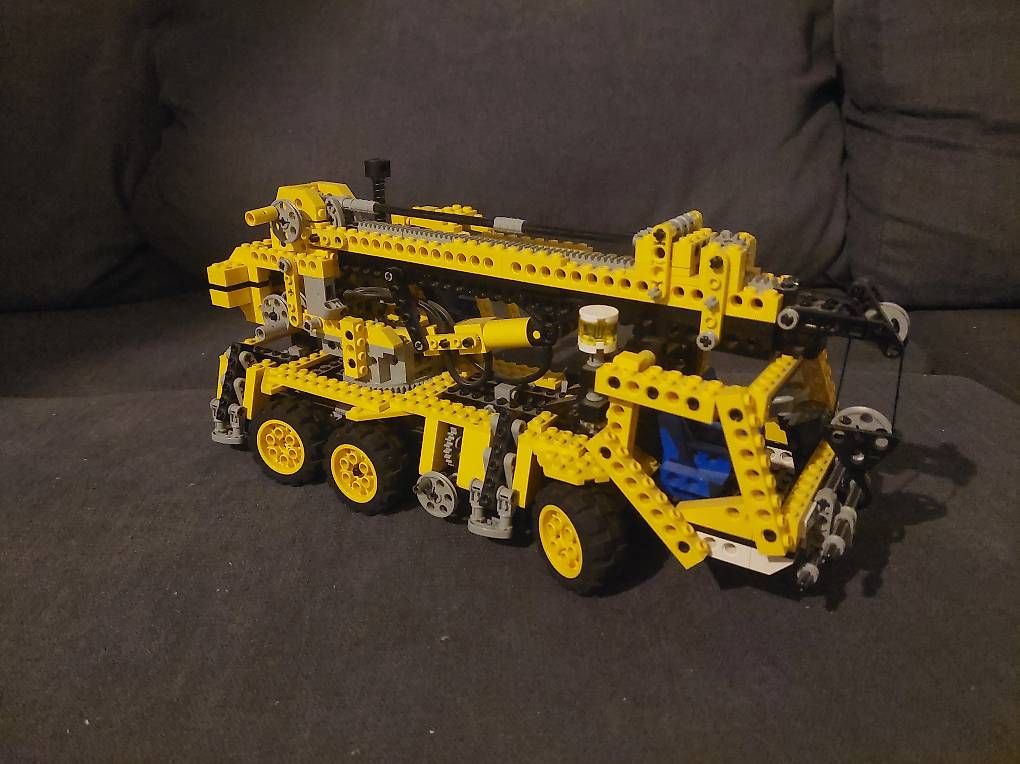 Lego Spielzeuge: LEGO Technic 8421 Kranwagen – Gebraucht aus Remetschwil von WaFlo 1