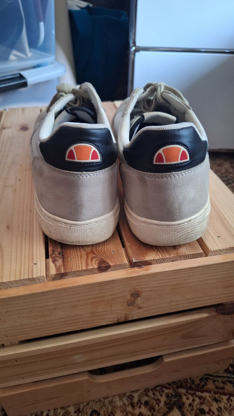 Ellesse Chaussures hommes: Herren Sneaker Ellesse weiss/grau Grösse 46 – D'occasion à Winterthur par _lxeah 3
