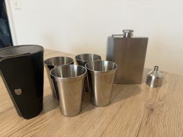 Flachmann-Set Edelstahl 18/8 mit 4 Bechern & Etui
