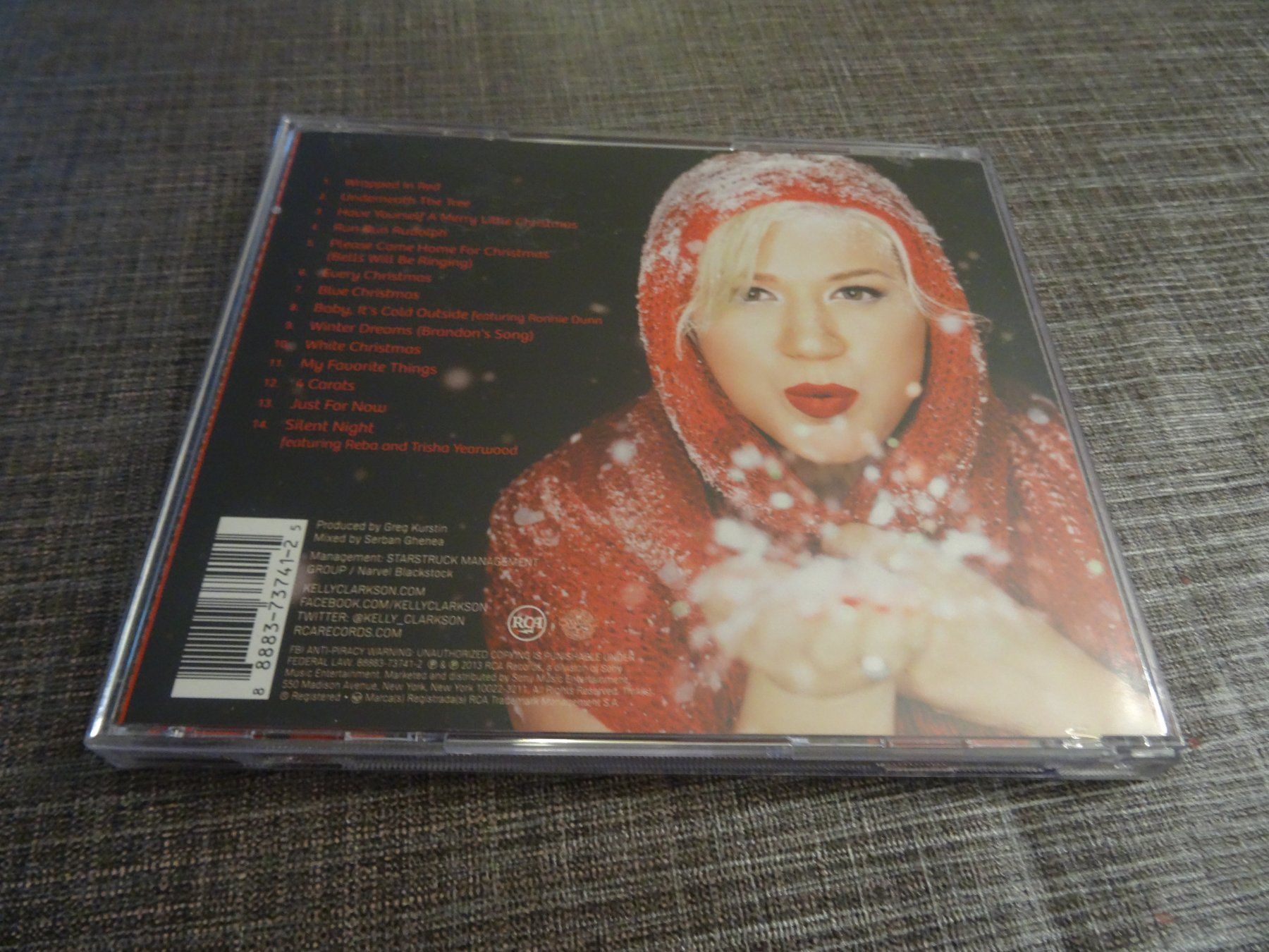 CD: Kelly Clarkson - Wrapped in Red CD – Usato da Olten venduto da Disc-Ausverkauf 1