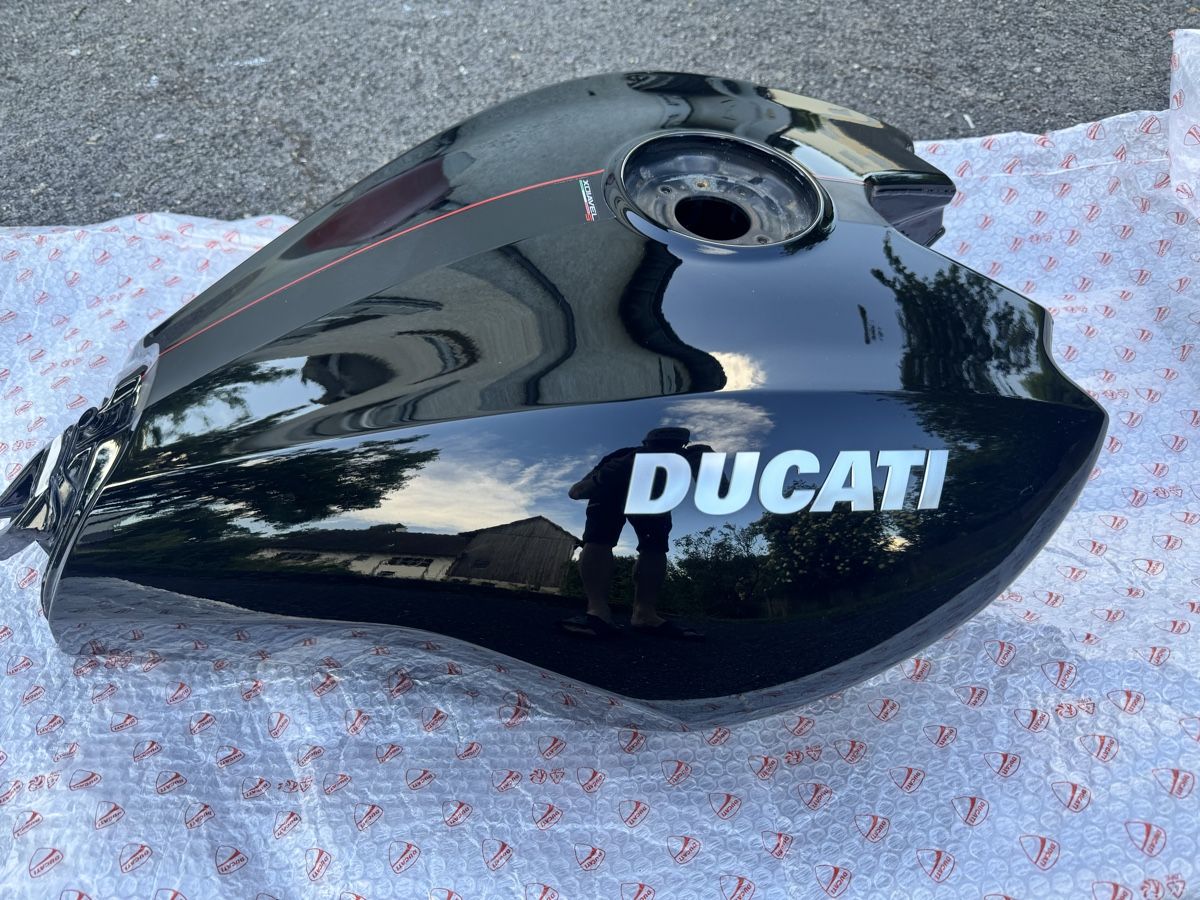 Ducati Tutti i ricambio per moto: Réservoir xdiavel s – Usato da bonfol venduto da rossi4699 1