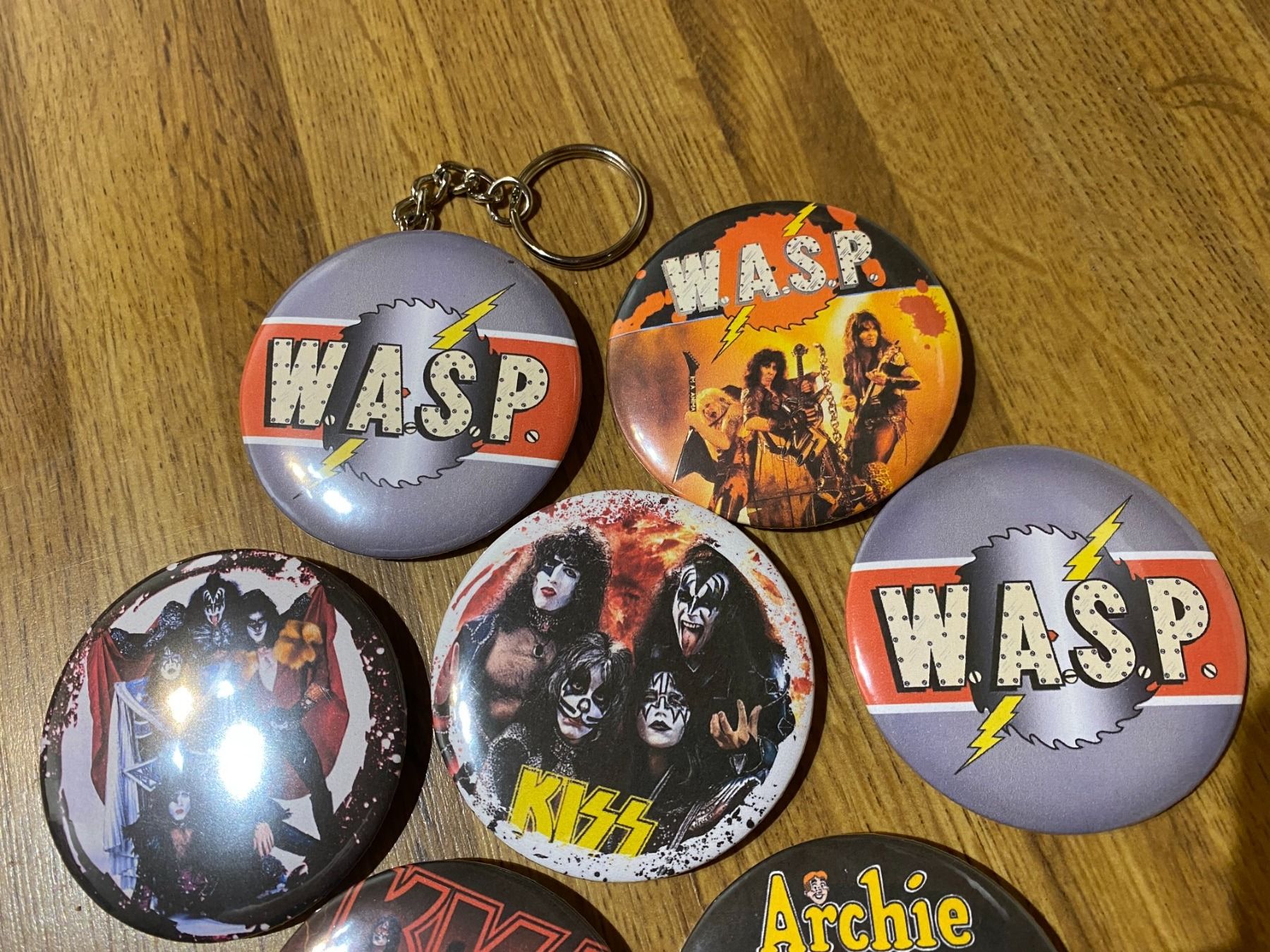 Plaketten & Abzeichen: Kiss,WASP Flaschenoeffner,Magnete,Anstecker – Neu (gemäss Beschreibung) aus Basel von FatCatPacksTheRatt 3