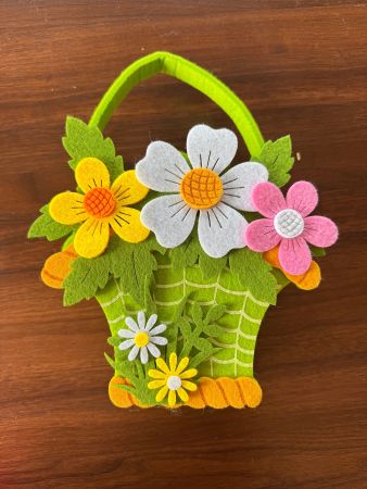 Grünes Filz Körbchen mit Blumen, Oster Körbli