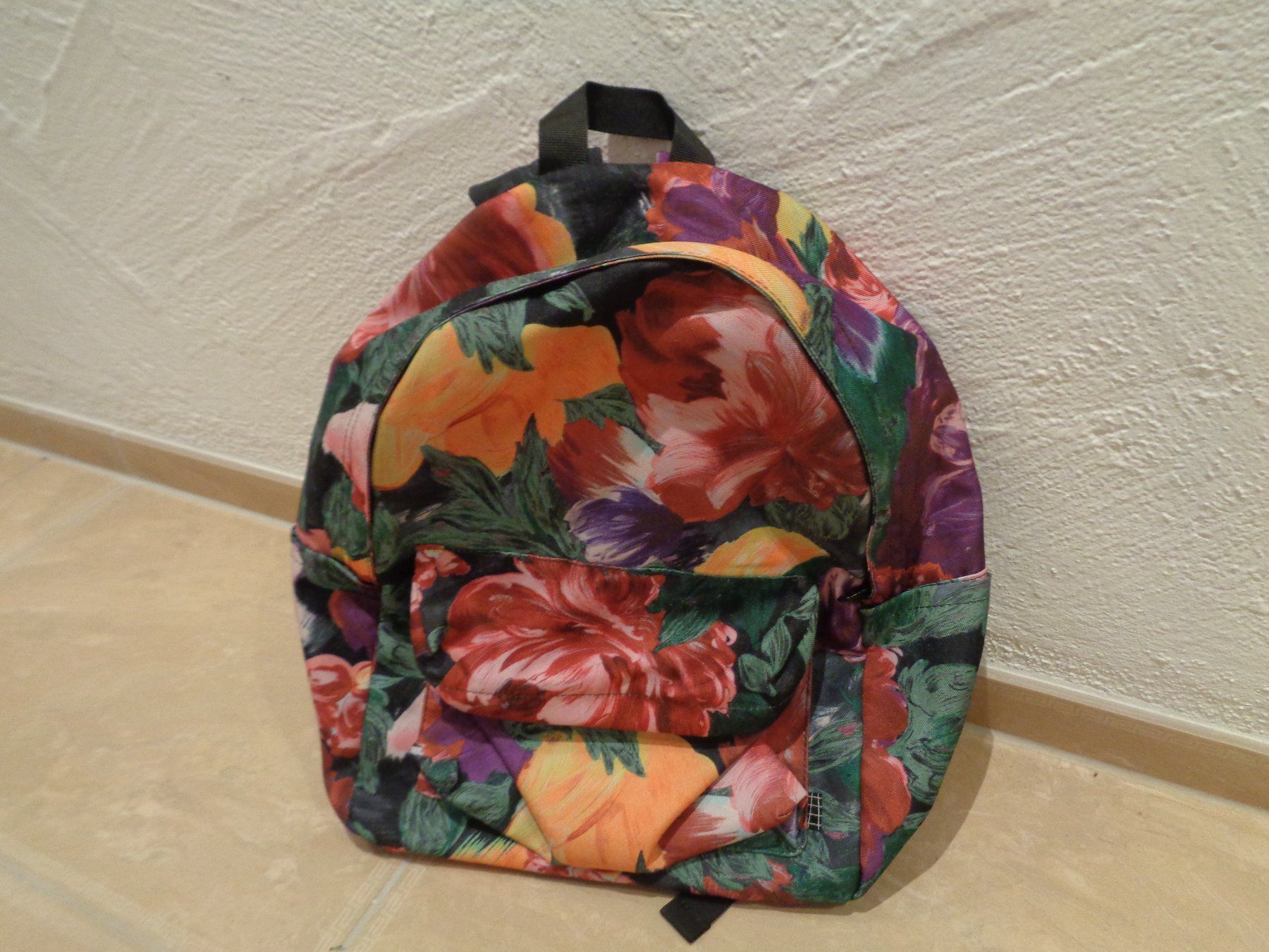 Molo Borse & Zaini: Molo neuer Rucksack – Nuovo (secondo la descrizione) da Klingnau venduto da Markus14