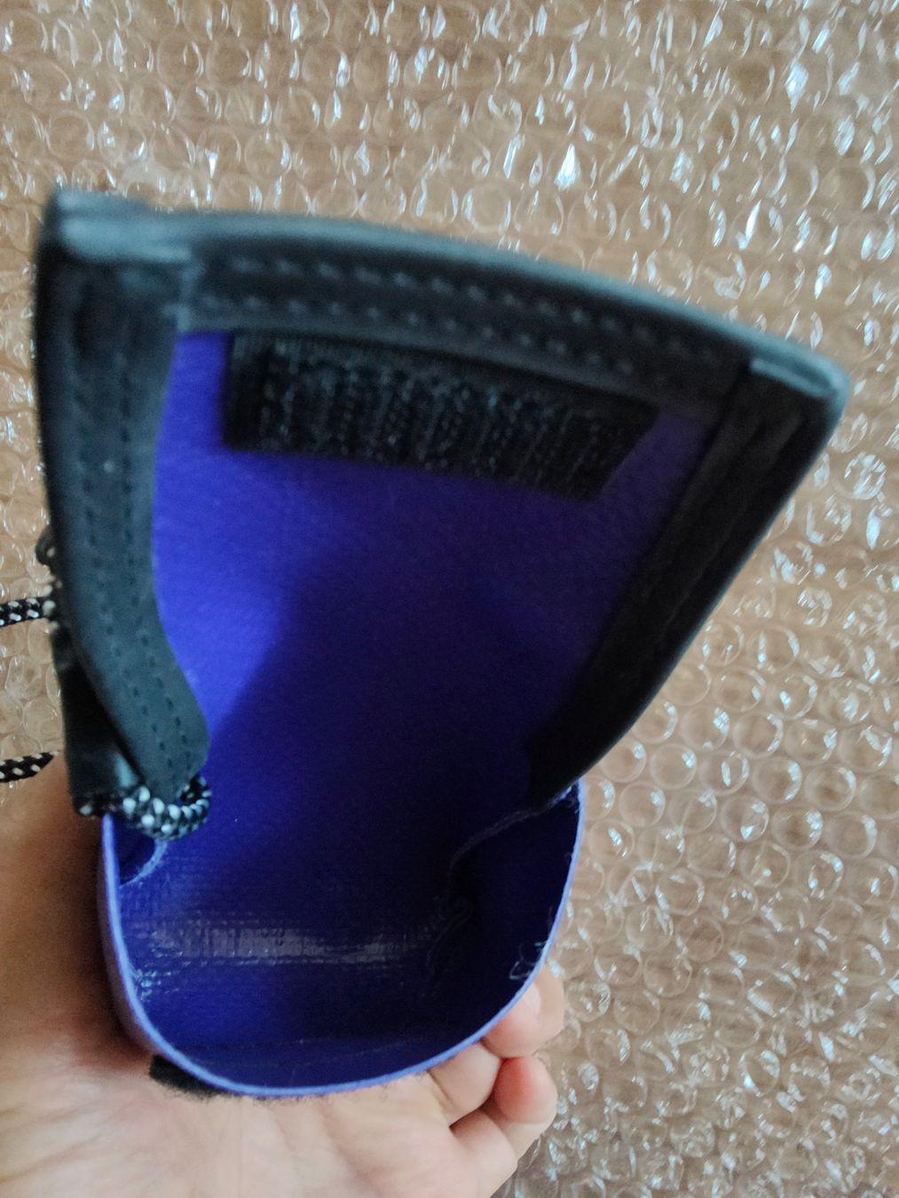 Freitag Altro in  Abbigliamento & Accessori: Freitag-Mini Messenger-Etui F213 violett – Nuovo (secondo la descrizione) da Winterthur venduto da the7mx1reon 3