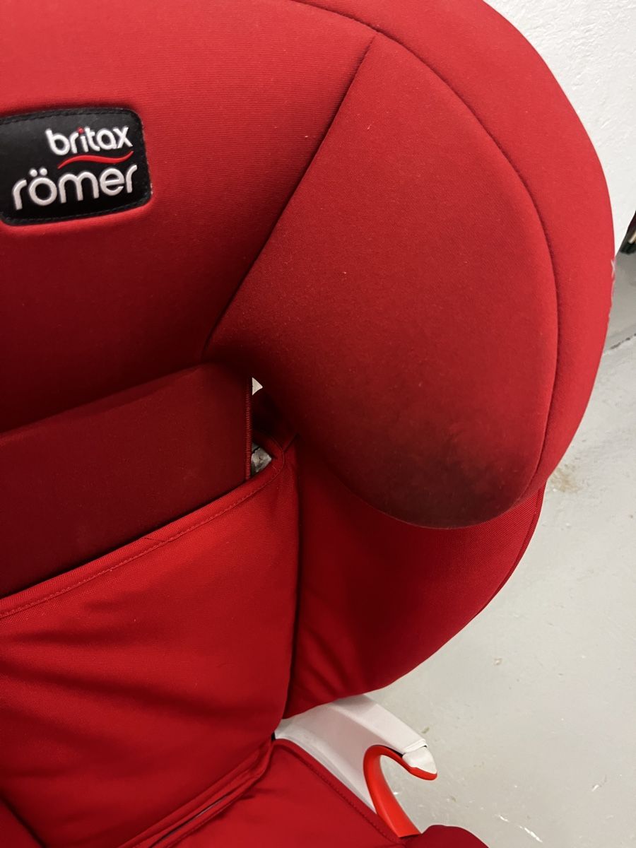 Seggiolini per auto: Römer Kidfix SL / 15-36 Kg – Usato da Winterthur venduto da Numero1 3
