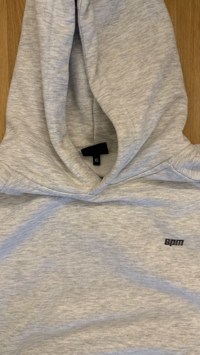 6PM Maglioni & Felpe: 6pm Hoodie – Nuovo (secondo la descrizione) da Lengnau AG venduto da Liirim 1